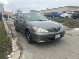 2004 Toyota Camry LE