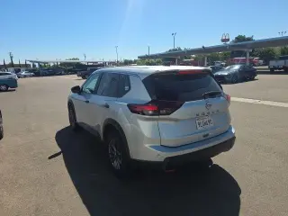 Nissan Rogue 2024 S 4dr Crossover