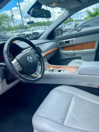 2010 Jaguar XF