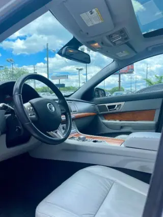 2010 Jaguar XF