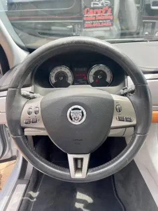 2010 Jaguar XF