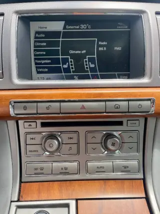 2010 Jaguar XF