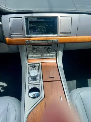 2010 Jaguar XF
