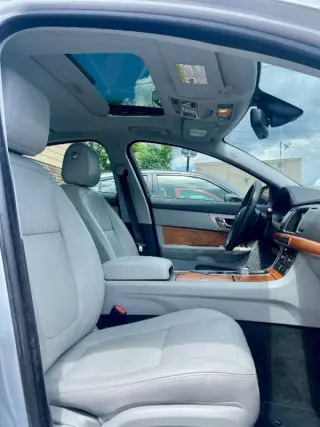 2010 Jaguar XF