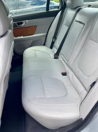 2010 Jaguar XF