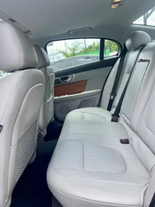 2010 Jaguar XF
