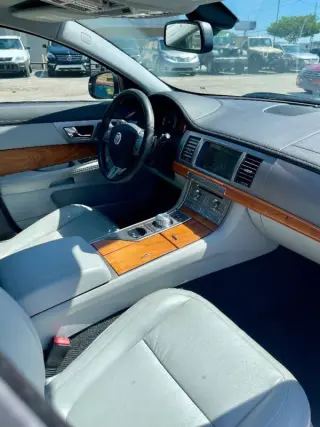 2010 Jaguar XF