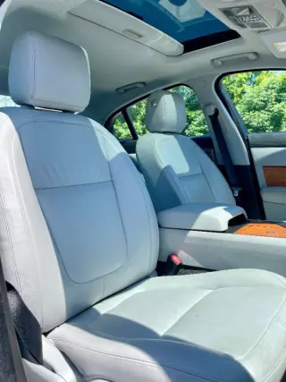 2010 Jaguar XF