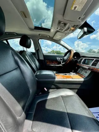 2009 Jaguar XF Premium Luxury