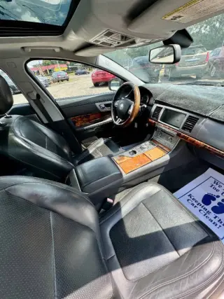 2009 Jaguar XF Premium Luxury