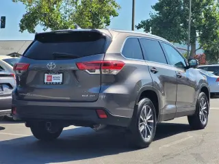 Silver Certified2019 Toyota Highlander XLE
