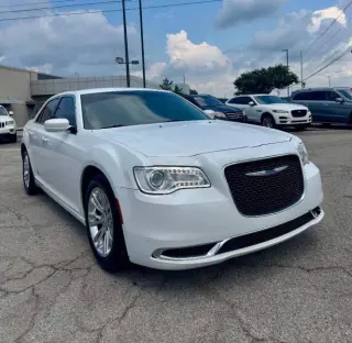 2019 Chrysler 300 Touring