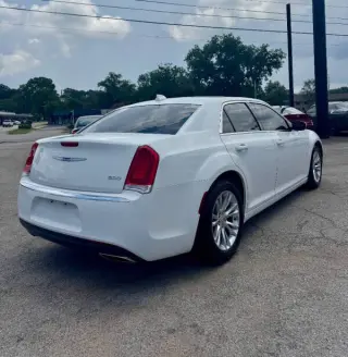 2019 Chrysler 300 Touring