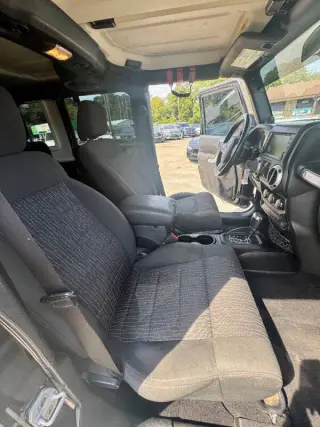2012 Jeep Wrangler Unlimited Sahara