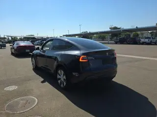 Tesla Model Y 2024 AWD Long Range 4dr Crossover