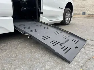 2025 Toyota Sienna XLE 8 Passenger