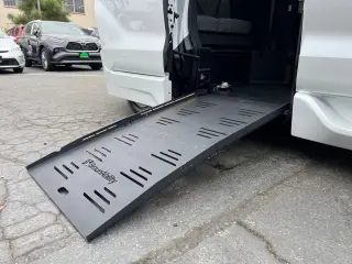 2025 Toyota Sienna XLE 8 Passenger