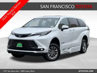2025 Toyota Sienna XLE 8 Passenger