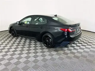 Toyota Camry 2025 SE 4dr Sedan