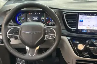 Chrysler Pacifica Plug-In Hybrid 2024 Select 4dr Mini-Van