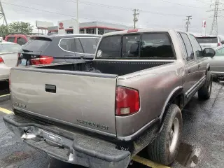 2002 Chevrolet S-10 LS