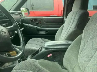 2002 Chevrolet S-10 LS