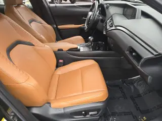 Lexus UX 200 2019 4dr Crossover