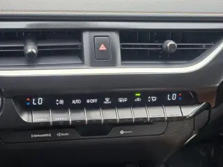 Lexus UX 200 2019 4dr Crossover