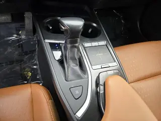 Lexus UX 200 2019 4dr Crossover