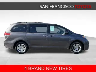 2013 Toyota Sienna XLE 8 Passenger
