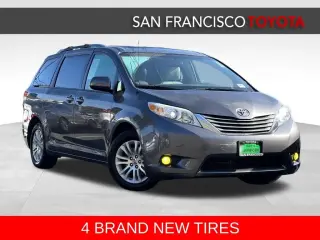 2013 Toyota Sienna XLE 8 Passenger