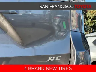 2013 Toyota Sienna XLE 8 Passenger