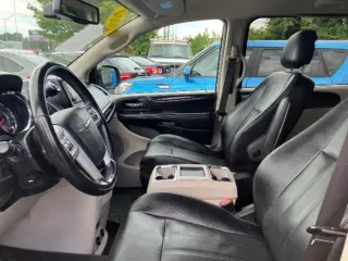 2014 Chrysler Town and Country Touring-L
