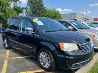 2014 Chrysler Town and Country Touring-L