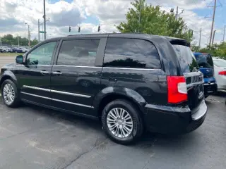 2014 Chrysler Town and Country Touring-L