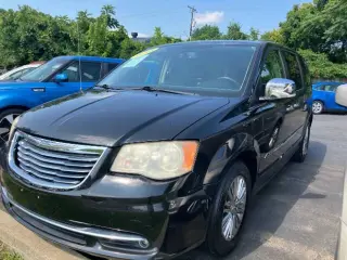 2014 Chrysler Town and Country Touring-L