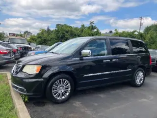 2014 Chrysler Town and Country Touring-L