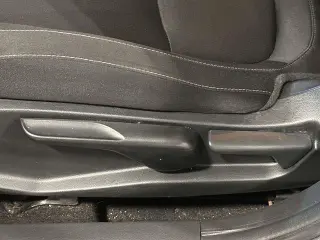 Honda Civic 2018 LX 4dr Sedan CVT