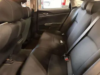Honda Civic 2018 LX 4dr Sedan CVT