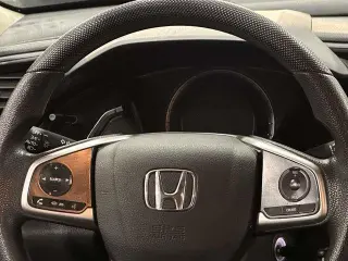 Honda Civic 2018 LX 4dr Sedan CVT