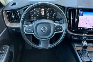 Volvo XC60 2021 AWD T6 Momentum 4dr SUV
