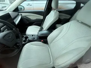 Ford Mustang Mach-E 2023 Premium 4dr SUV