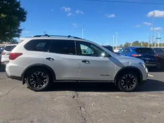 2019 Nissan Pathfinder SL
