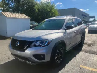 2019 Nissan Pathfinder SL