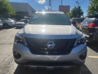 2019 Nissan Pathfinder SL