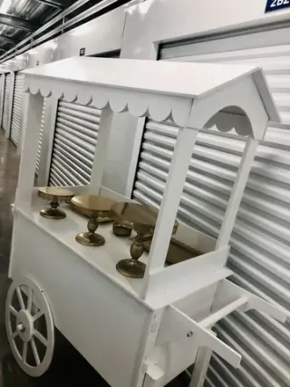 Candy Cart & Dessert stands 🎂