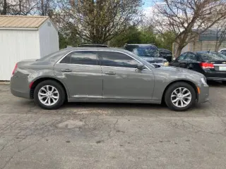 2018 Chrysler 300 Touring