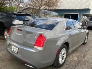 2018 Chrysler 300 Touring