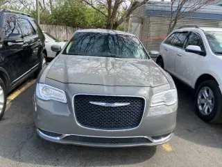 2018 Chrysler 300 Touring