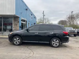 2018 Nissan Pathfinder SV